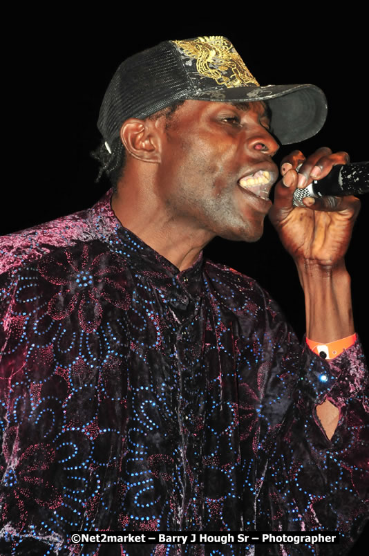 Minister of Tourism, Edmund Bartlett @ Jamaica Jazz and Blues Festival 2009 - Presented by Air Jamaica - Thursday, January 22, 2009 - Venue at the Aqueduct on Rose Hall Resort &amp; Country Club, Montego Bay, Jamaica - Thursday, January 22 - Saturday, January 24, 2009 - Photographs by Net2Market.com - Barry J. Hough Sr, Photographer/Photojournalist - Negril Travel Guide, Negril Jamaica WI - http://www.negriltravelguide.com - info@negriltravelguide.com...!